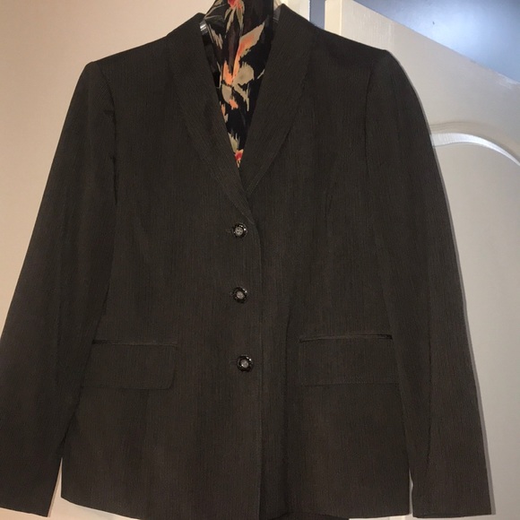 Evan-Picone Suit with scarf - Picture 2 of 15